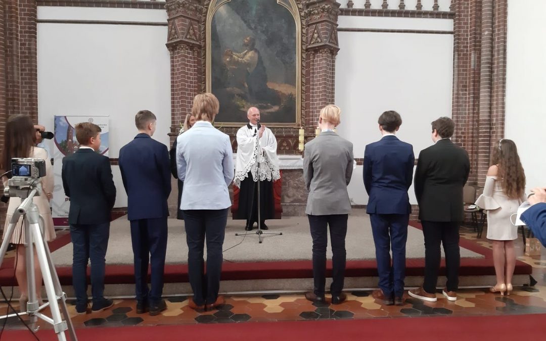 Nabożeństwo z Konfirmacją ośmiorga młodych parafian